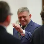 Тисячі людей по всій Словаччині вийшли на мітинги проти політики…