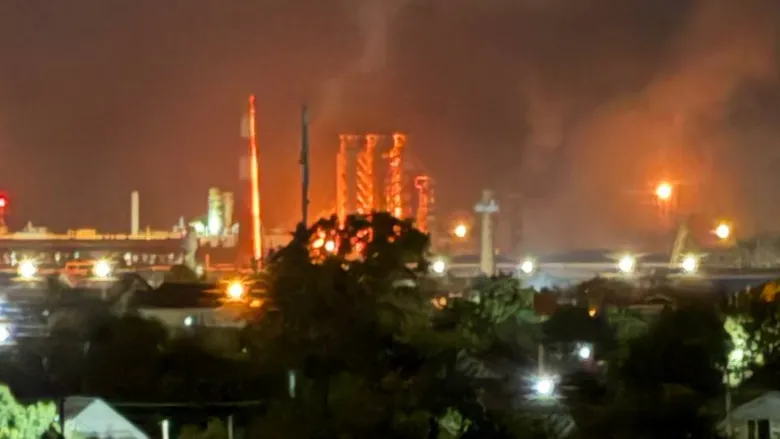 Росію атакували безпілотники: горів Афіпський нафтозавод – відео