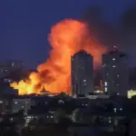 Київ під масованим обстрілом дронів та ракет: що відомо