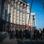 Постраждалу від російського обстрілу будівлю Кабінету Міністрів показали послам 60…