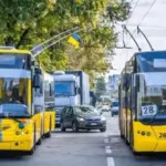Рух транспорту в Києві змінився через ліквідацію наслідків російських обстрілів…