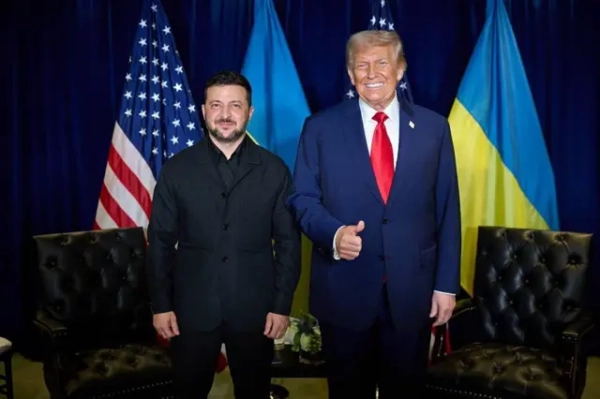 Президент України Володимир Зеленський бере участь у двосторонній зустрічі з Президентом США Дональдом Трампом на 80-й сесії Генеральної Асамблеї Організації Об'єднаних Націй