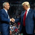 Вакцины от COVID: администрация Трампа пытается обратить вспять чудо медицины