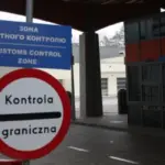 Львівські митники пропускають вантажівки без сплати митних платежів: прокуратура відкрила…