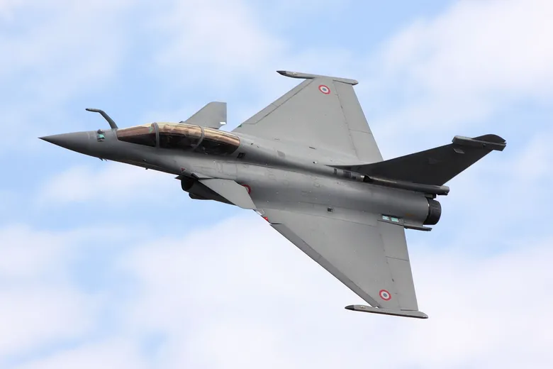 Макрон відправив до Польщі додаткові винищувачі Rafale