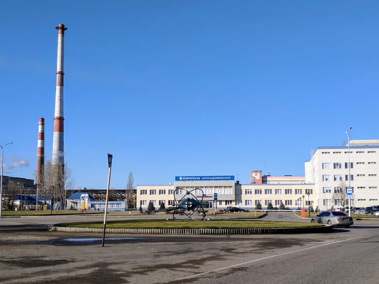 Дрони атакували Краснодарський край. Росіяни скаржаться на вибухи на хімзаводі – відео