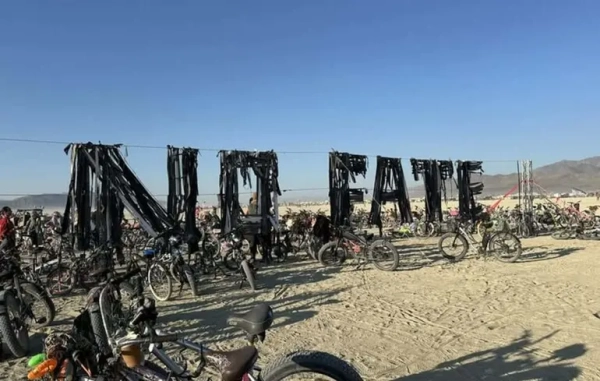 Українська “Чорна хмара” на Burning Man відродилася після стихійного руйнування