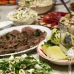 Яка улюблена пара продуктів провокує набряки: ви їсте це щодня…