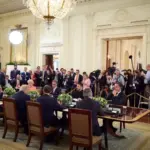 FT: Європейські лідери розділилися на три групи щодо гарантій безпеки…
