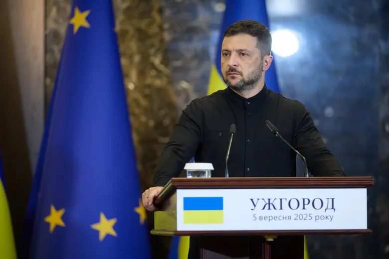 Далекобійність в Україні розвивається, але є великий виклик з фінансами – Зеленський