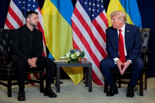 Дональд Трамп під час двосторонньої зустрічі з Володимиром Зеленським на полях Генеральної Асамблеї ООН 23 вересня 2025 року