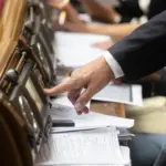 Рада ухвалила закон про відповідальність за неявку до парламенту.