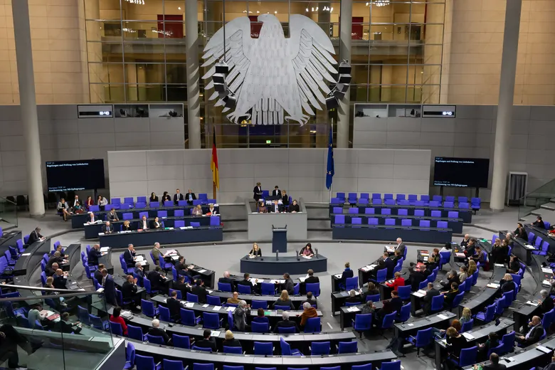 Німеччина закликала НАТО оснастити Україну далекобійною зброєю, щоб бити по РФ