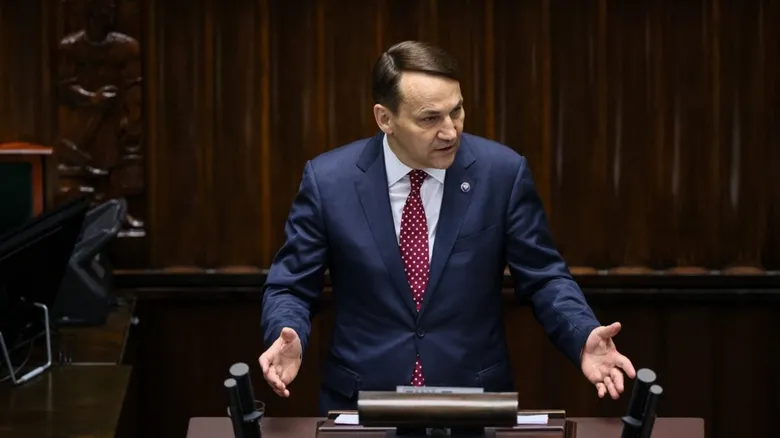 Сікорський: Ми мали запровадити санкції, а замість цього отримали Аляску