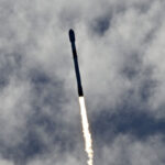 SpaceX запускає супутники з дебютом нової ракети Falcon 9