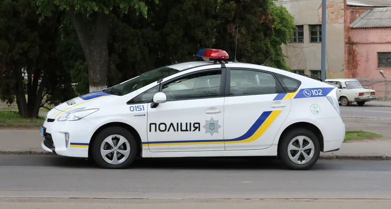 У Херсоні росіяни атакували дроном авто патрульної поліції – є троє постраждалих