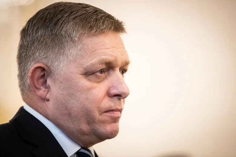 Фіцо анонсував зустрічі з Путіним та Сі Цзіньпіном, а потім - з Зеленським