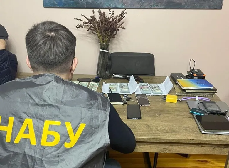 Суд узяв під варту прокурора Офісу генпрокурора, якого підозрюють у підбуренні до підкупу