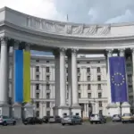 «Дипломатія сили та рішучості»: МЗС України прокоментувало обмін заручниками між…