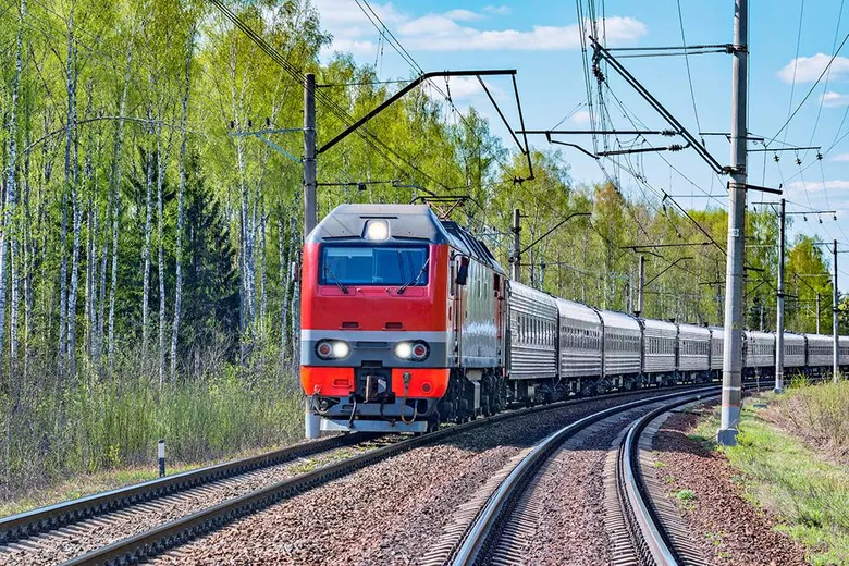 У Ленінградській області підірвали колію, з рейок зійшов потяг з військовим вантажем – джерело