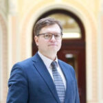 Півмільйона на місяць під час війни: як живе головний юрист…