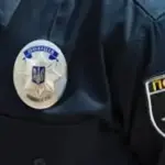 Пошкоджену руку ветерана вдарили дверима автомобіля через зауваження: поліція проводить…