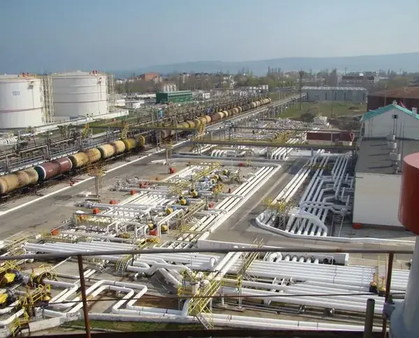 Безпілотники СБУ вразили два нафтобази та російські об'єкти ППО в Криму – джерело