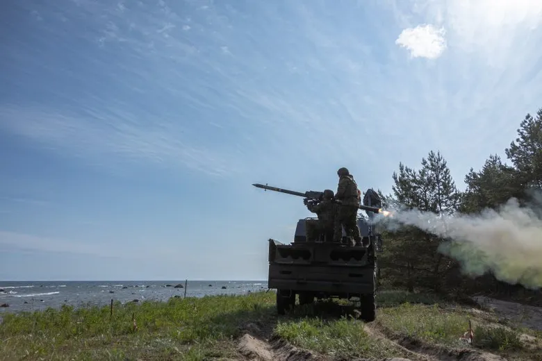 Естонія закрила один перехід на кордоні з РФ. Там помітили більший військовий підрозділ