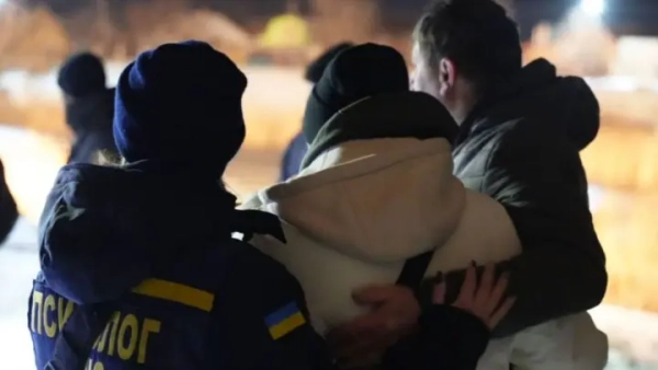У Києві через російський обстріл горить багатоповерхівка: є постраждалі, людей евакуюють (оновлено)