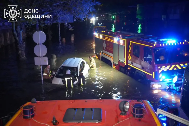 В Одесі через сильну зливу загинуло девʼятеро людей, серед них дитина