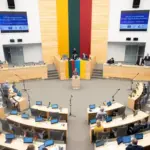 У Литві партія незадоволена українським прапором у Сеймі. Парламент порадив…