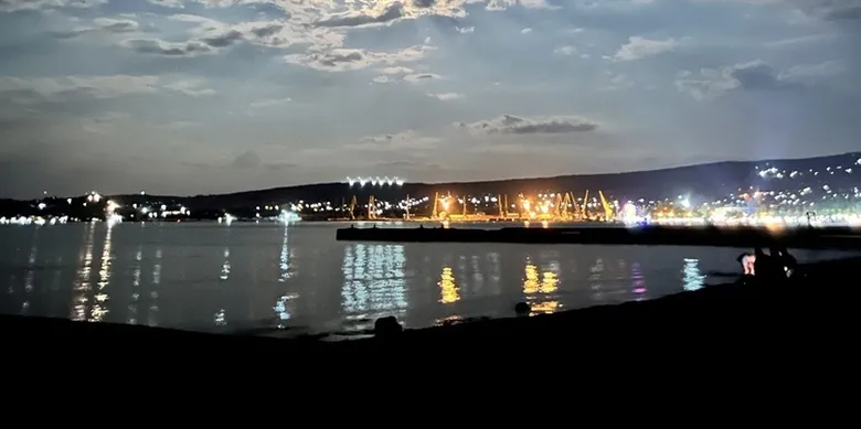До Росії та Криму прилетіли безпілотники: відео вибухів та пожеж