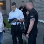 Шахрайство із зарплатою та сприяння ухиленню від служби: колишнього секретаря…