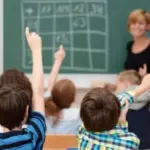 У львівських школах з'явилася кнопка для повідомлення про булінг