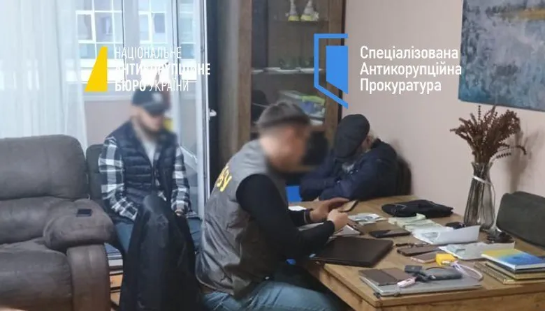НАБУ: Викрито працівника Офісу генпрокурора на хабарі $3,5 млн. В ОГП кажуть – викликає сумніви