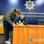 У Києві троє підлітків побили школяра на дитячому майданчику, відреагувала…