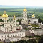 Під час обшуків у Почаївській лаврі група неповнолітніх влаштувала провокацію…