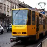 Громадський транспорт у Львові зупинився через масований ворожий обстріл