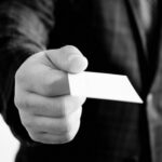 Гроші під загрозою: пенсіонерам можуть заблокувати картки, а виплати припинити