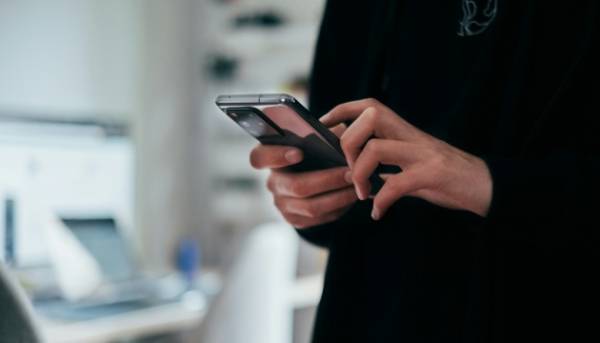 Остерігайтеся: шахраї маскуються під поштовиків!