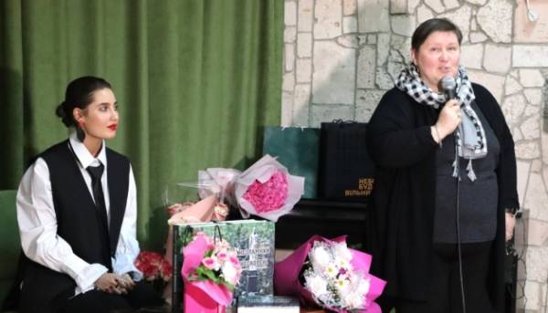 Представлено книгу “Непоборні та нескорені. Миколаїв – місто звитяги”