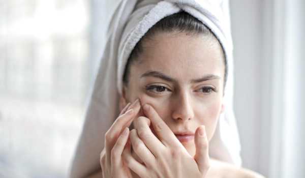 Гормональне обличчя: як фази циклу змінюють рельєф та щільність шкіри