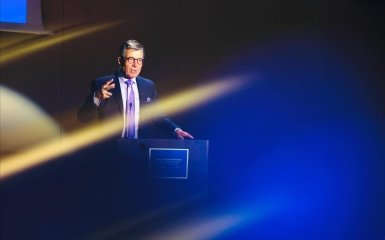 Період замилювання очей позаду. Колишній генсекретар НАТО закликає Євросоюз дати відсіч Трампу.