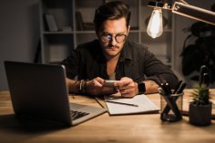 Як айфон вбиває жайворонків?