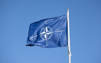 Альянс на межі руйнування: у Франції лунають заклики покинути блок НАТО