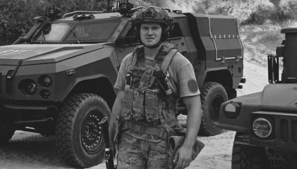 Польський волонтер, поранений у боях в Україні, помер у шпиталі.