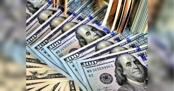 Курс долара в кінці січня: фінансисти чекають впливу ключової умови