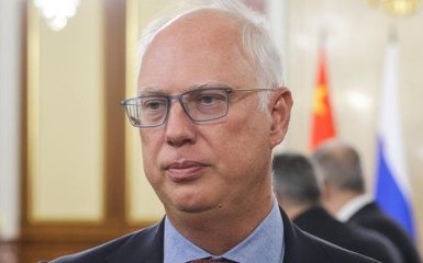 “Евакуюйте 13 вояків”. Москва кепкує з розбрату Америки та Європи.