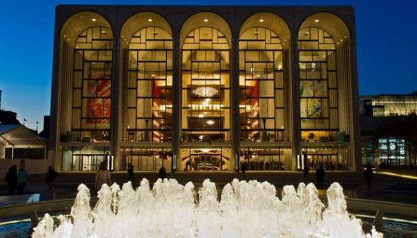 Українські експерти закінчили навчання в Метрополітен-опера.