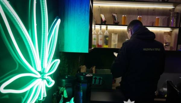 Обман з вейпами: в 11 регіонах припинили продаж канабіноїдів та кратому.